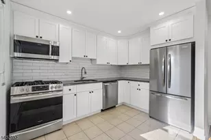 39 Manchester Ct, Wayne, NJ 07470 - Photo 10