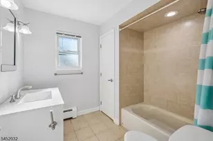 39 Manchester Ct, Wayne, NJ 07470 - Photo 22