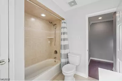 39 Manchester Ct, Wayne, NJ 07470 - Photo 24