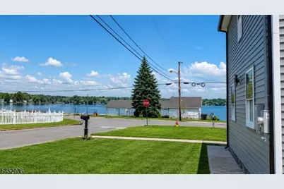 135 Lake Shore Dr, Parsippany, NJ 07054 - Photo 18
