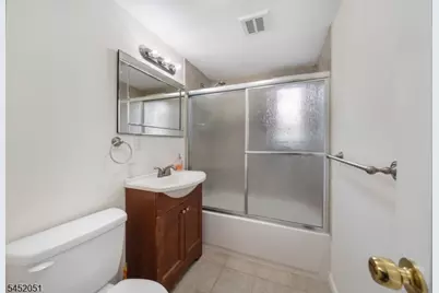 108 Independence Dr, Roselle, NJ 07203 - Photo 18
