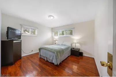 108 Independence Dr, Roselle, NJ 07203 - Photo 16