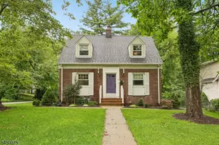 36 Burnet Hill Rd, Livingston, NJ 07039 - Photo 2