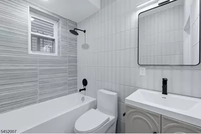 369 6th Ave, Newark, NJ 07107 - Photo 30