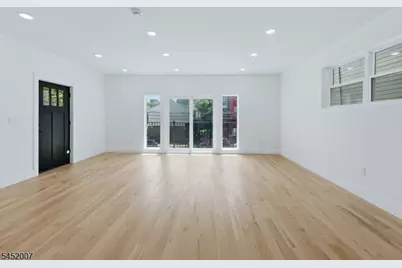 369 6th Ave, Newark, NJ 07107 - Photo 6