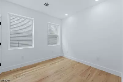 369 6th Ave, Newark, NJ 07107 - Photo 44