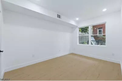 369 6th Ave, Newark, NJ 07107 - Photo 38