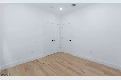 369 6th Ave, Newark, NJ 07107 - Photo 10