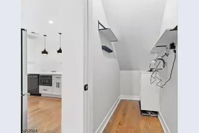 204 Bowers St, Jersey City, NJ 07307 - Photo 8