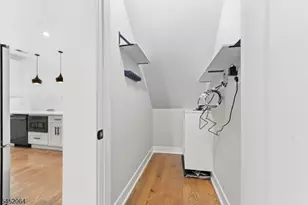 204 Bowers St, Jersey City, NJ 07307 - Photo 8