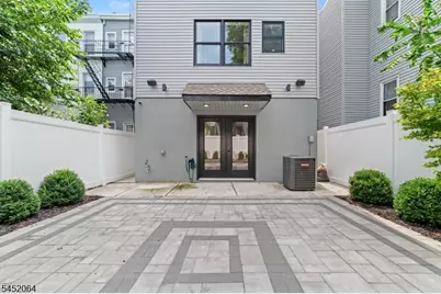 204 Bowers St, Jersey City, NJ 07307 - Photo 22