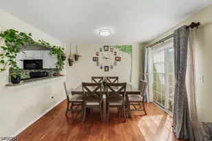 262 Retta Ct, Piscataway Township, NJ 08854 - Photo 6