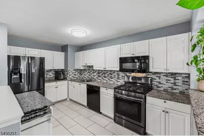 262 Retta Ct, Piscataway Township, NJ 08854 - Photo 10