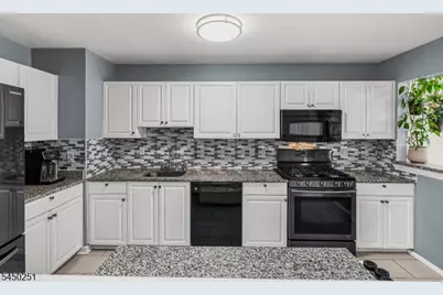 262 Retta Ct, Piscataway Township, NJ 08854 - Photo 10
