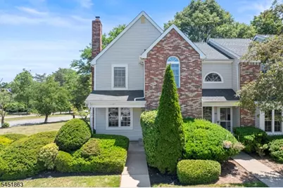 42 Shire Ct, Hillsborough Township, NJ 08844 - Photo 2