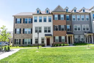 18 Cortland Ct, Livingston, NJ 07039 - Photo 1