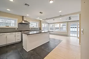 480 Parkway Dr, Clark Township, NJ 07066 - Photo 8