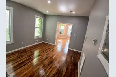 118 Seymour Ave, Newark, NJ 07108 - Photo 8