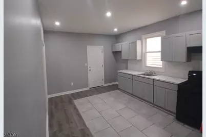 118 Seymour Ave, Newark, NJ 07108 - Photo 4