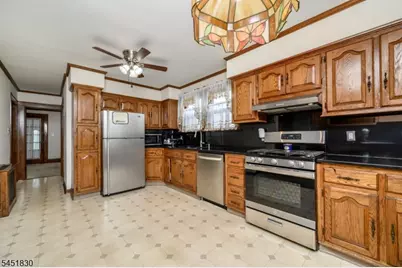 938 Ray Ave, Union Township, NJ 07083 - Photo 16