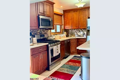 114 Sandra Dr, Totowa, NJ 07512 - Photo 10
