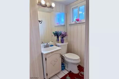 114 Sandra Dr, Totowa, NJ 07512 - Photo 24