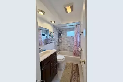 114 Sandra Dr, Totowa, NJ 07512 - Photo 14