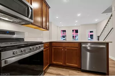 8 Jessica Ln, Union Township, NJ 07083 - Photo 12