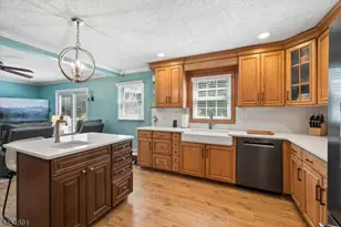 19 Mohawk Ave, Hopatcong, NJ 07843 - Photo 16