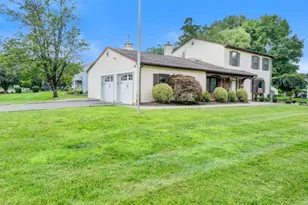 11 Fox Run Dr, East Hanover Township, NJ 07936 - Photo 2