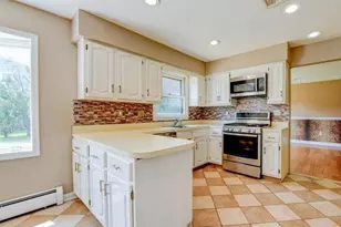 11 Fox Run Dr, East Hanover Township, NJ 07936 - Photo 8