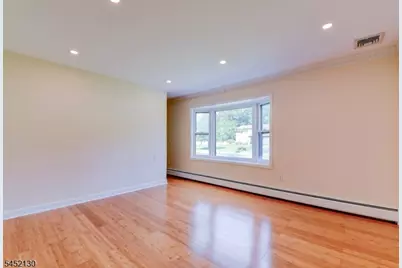 11 Fox Run Dr, East Hanover Township, NJ 07936 - Photo 10