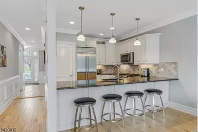 8 Schmidt Cir, Watchung, NJ 07069 - Photo 10
