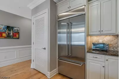 8 Schmidt Cir, Watchung, NJ 07069 - Photo 8