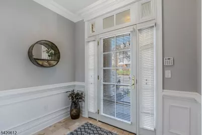 8 Schmidt Cir, Watchung, NJ 07069 - Photo 2