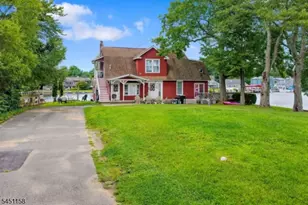 8 Shallow Cove Rd, Jefferson Township, NJ 07849 - Photo 10