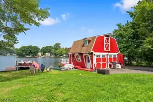 8 Shallow Cove Rd, Jefferson Township, NJ 07849 - Photo 12