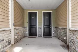 104 Iris Ct, Warren Township, NJ 07059 - Photo 4