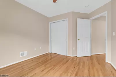 8 Edith Pl, Franklin Township, NJ 08873 - Photo 32