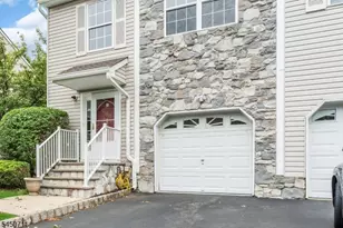 8 Edith Pl, Franklin Township, NJ 08873 - Photo 2