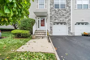 8 Edith Pl, Franklin Township, NJ 08873 - Photo 4