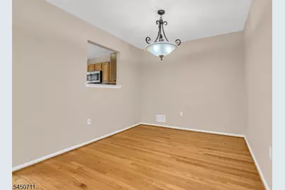 8 Edith Pl, Franklin Township, NJ 08873 - Photo 10