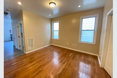 186 Oakwood Pl #1, Orange, NJ 07050 - Photo 2