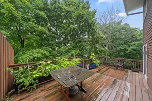 8 Beacon Hill Commons, Pompton Lakes, NJ 07442 - Photo 28