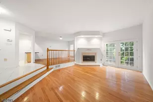 8 Beacon Hill Commons, Pompton Lakes, NJ 07442 - Photo 4