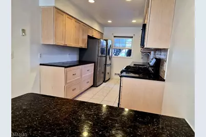 8 Beacon Hill Commons #8, Pompton Lakes, NJ 07442 - Photo 8