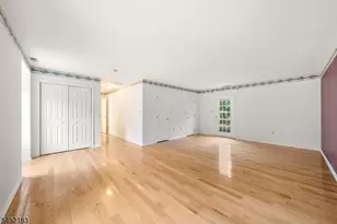 8 Beacon Hill Commons, Pompton Lakes, NJ 07442 - Photo 16