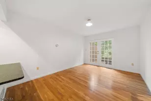 8 Beacon Hill Commons, Pompton Lakes, NJ 07442 - Photo 6