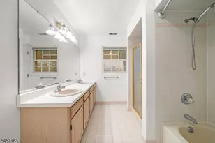 8 Beacon Hill Commons, Pompton Lakes, NJ 07442 - Photo 14