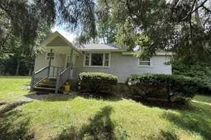 103 Edgewood Ln, Vernon, NJ 07422 - Photo 2